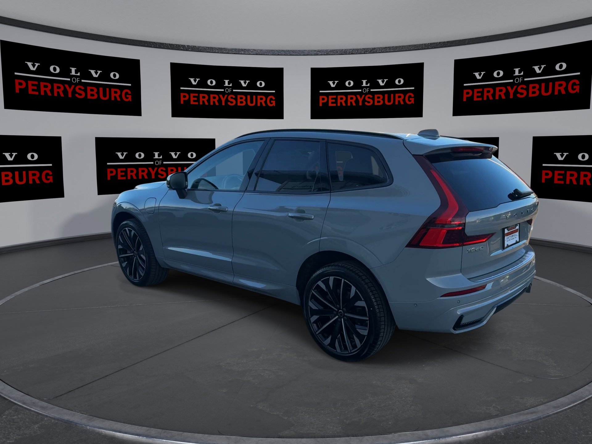 New 2026 Volvo XC60 T8 Ultra w/ Protection Package Premier image 6