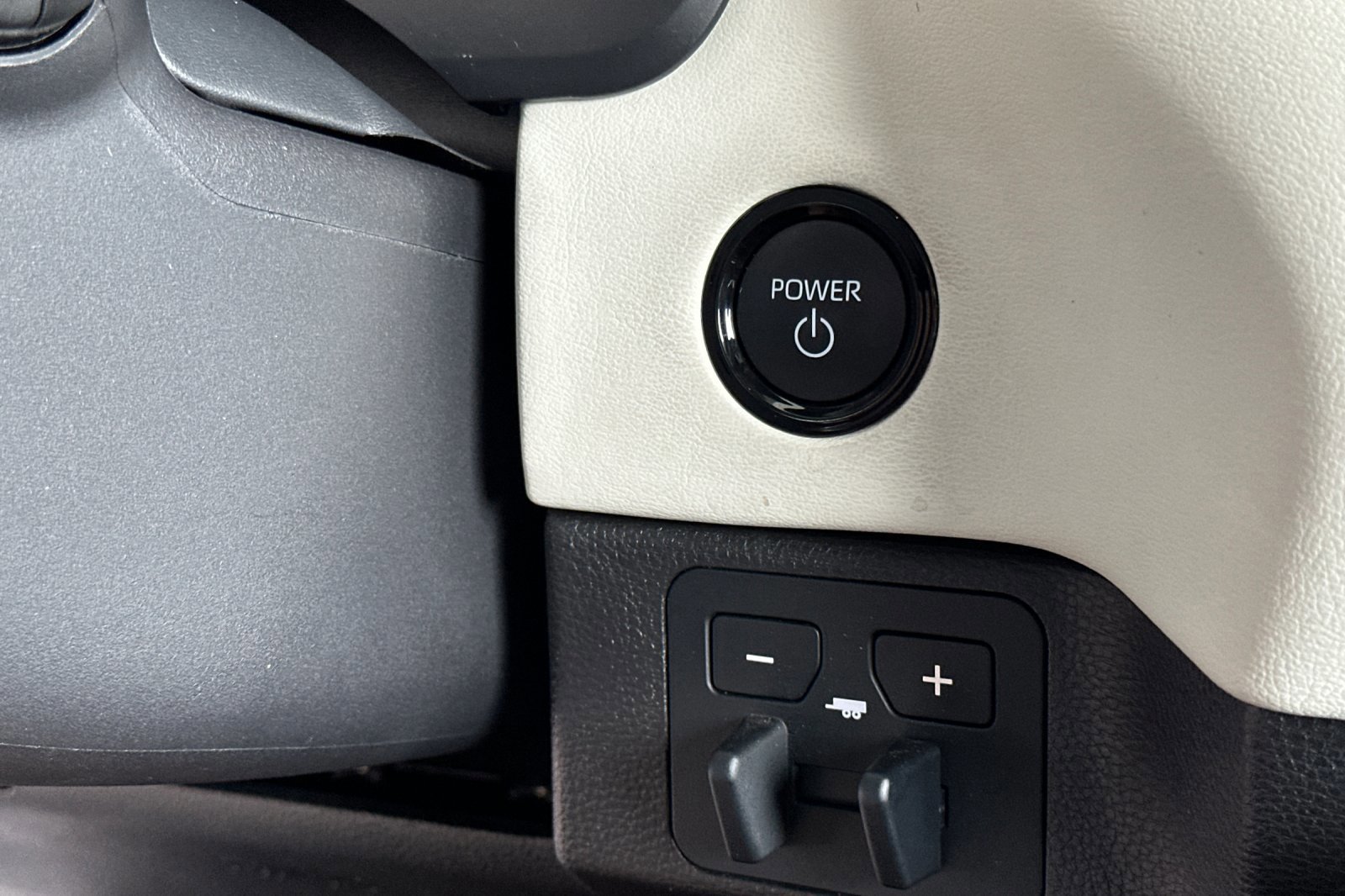 Certified 2025 Toyota Tundra Capstone image 21