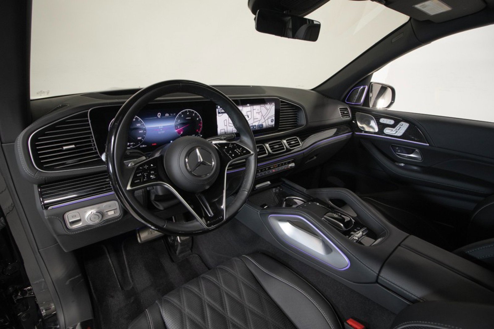 Used 2024 Mercedes-Benz Maybach GLS 600 4MATIC image 5