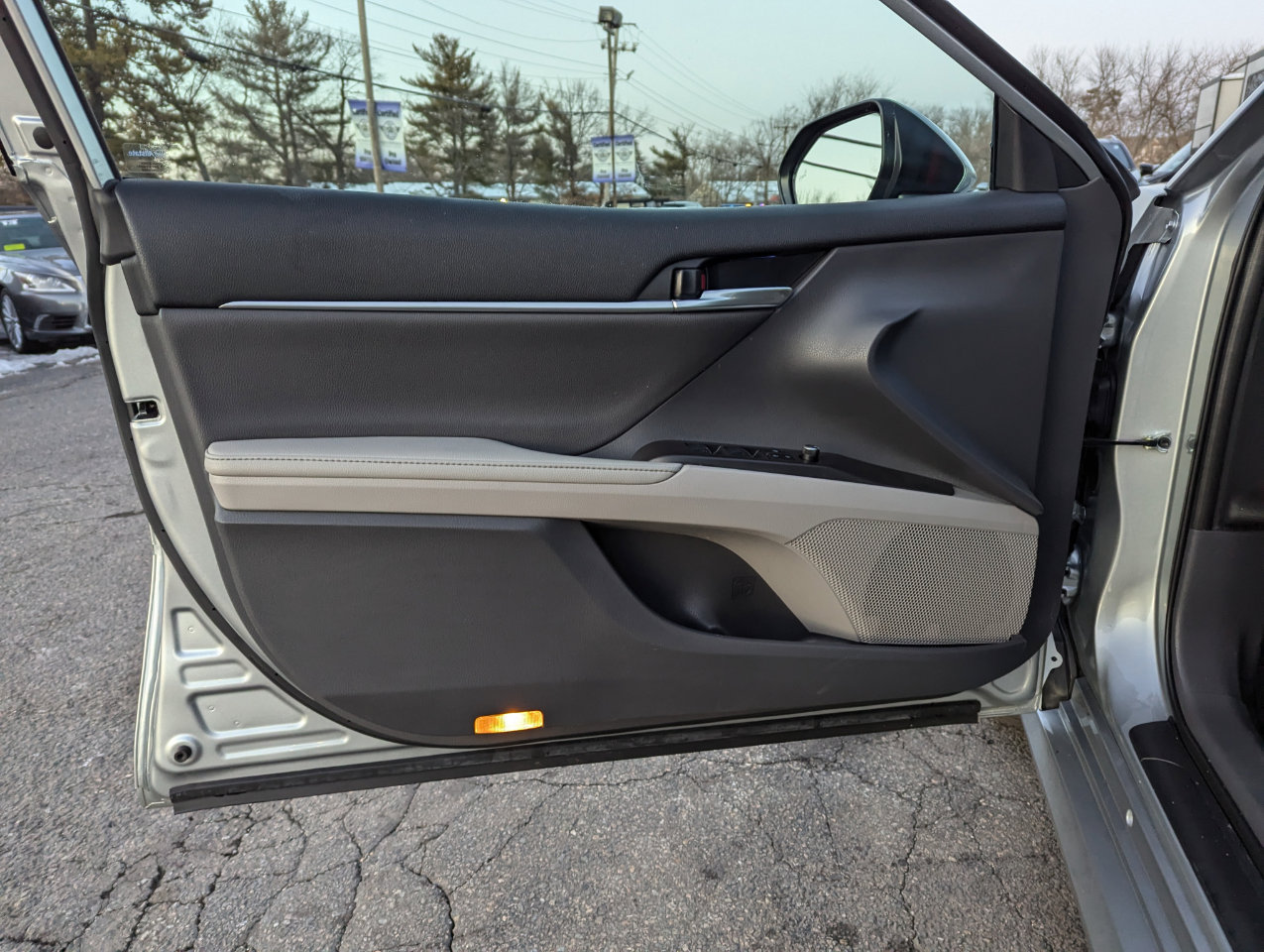 Used 2023 Toyota Camry XLE w/ Cold Weather Package AWD/4WD image 11