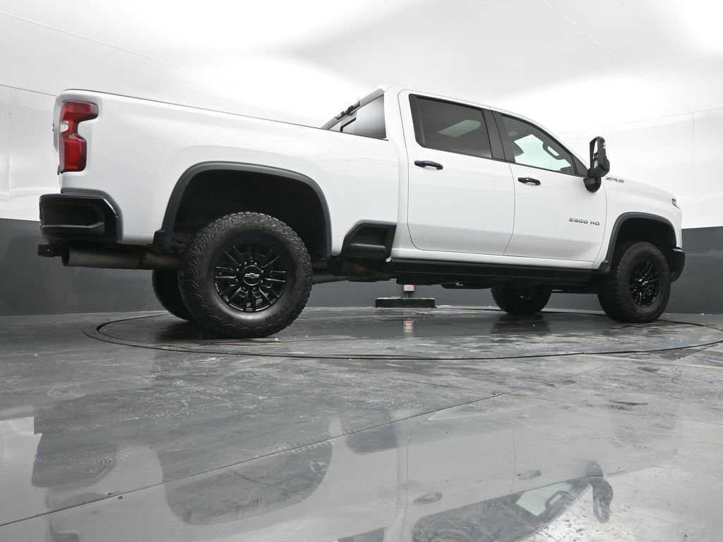 Used 2024 Chevrolet Silverado 2500 ZR2 w/ Technology Package image 46