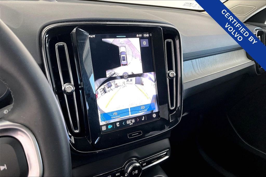 Certified 2025 Volvo XC40 B5 Plus image 31