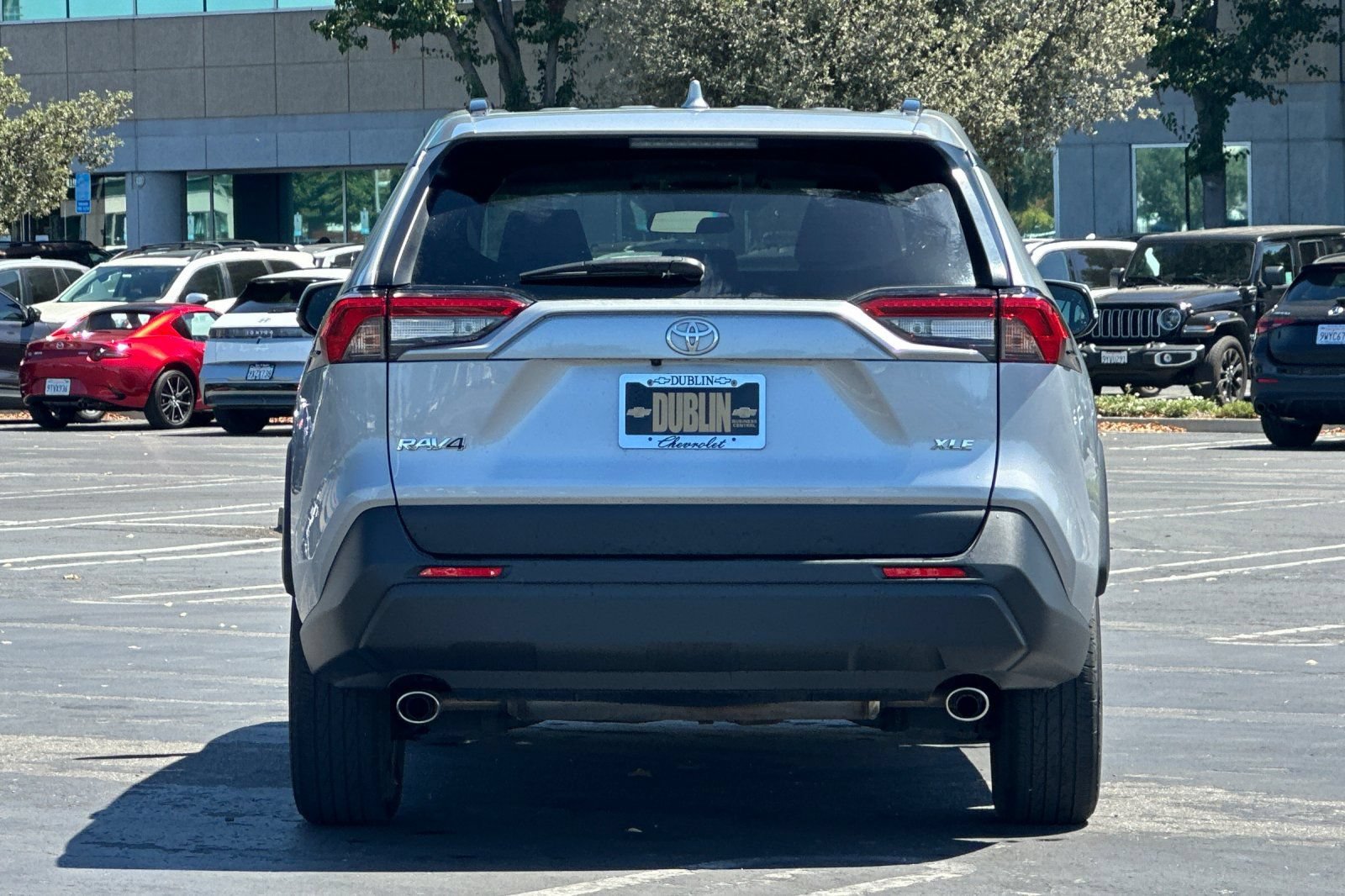 Used 2025 Toyota RAV4 XLE FWD image 5