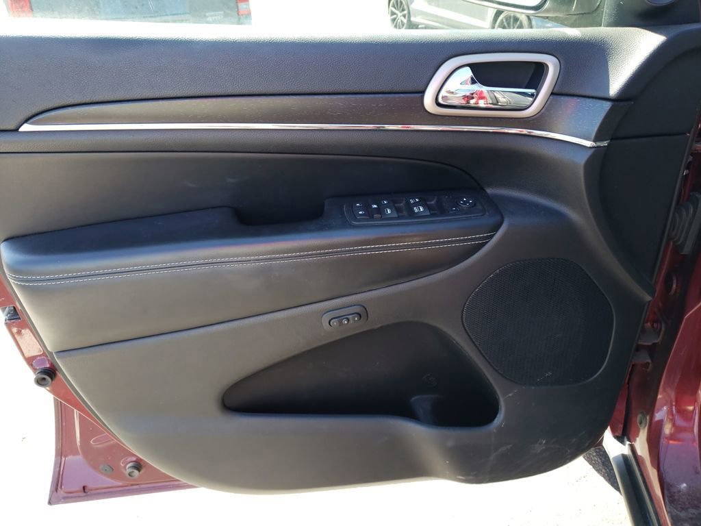 Used 2017 Jeep Grand Cherokee Limited w/ Trailer Tow Group IV image 15