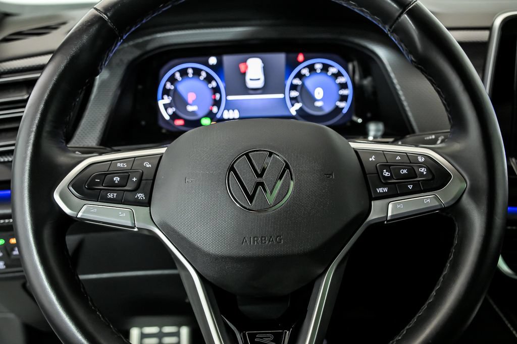 Certified 2025 Volkswagen Atlas Cross Sport SEL Premium R-Line AWD/4WD image 20