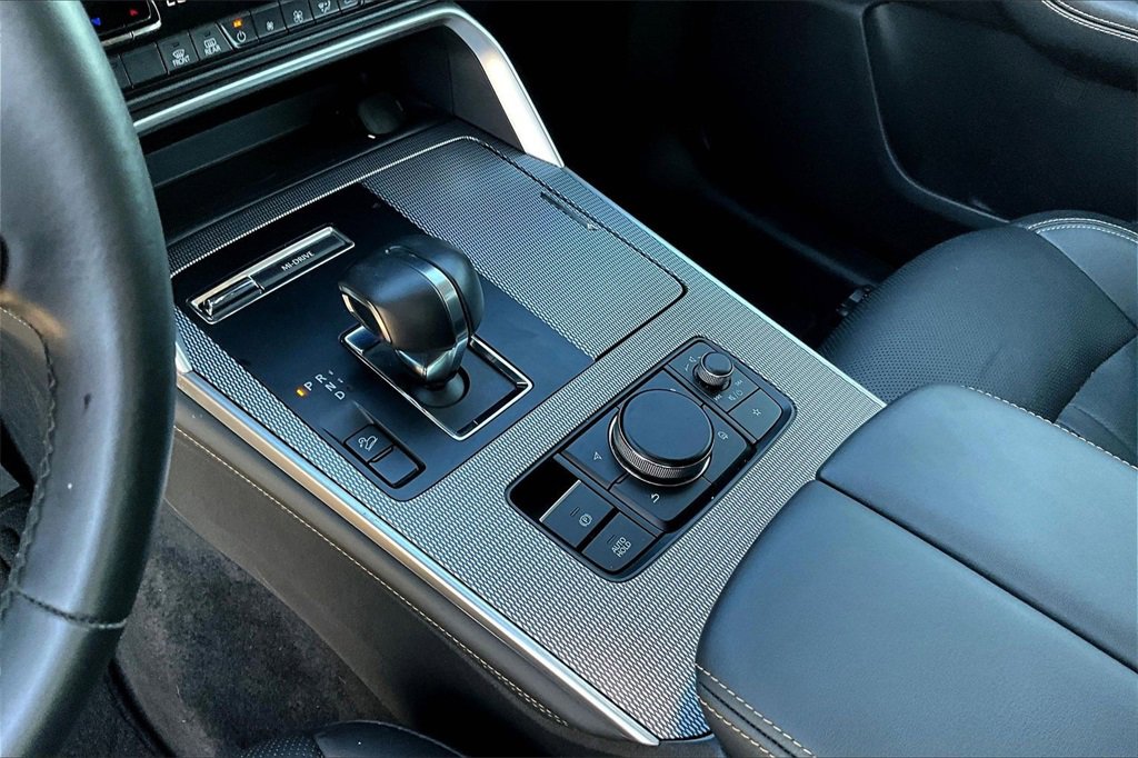 Certified 2025 MAZDA CX-70 3.3 Turbo w/ Preferred Package image 13