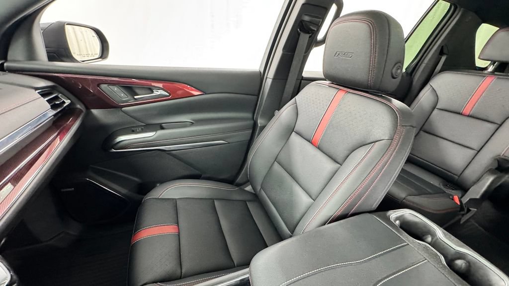 Used 2024 Chevrolet Traverse RS w/ LPO, Floor Liner Package AWD/4WD image 13