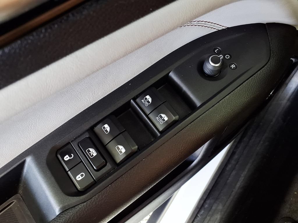 Used 2025 Jeep Compass Limited AWD/4WD image 25