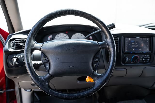 Used 2003 Ford F150 Lightning RWD image 25