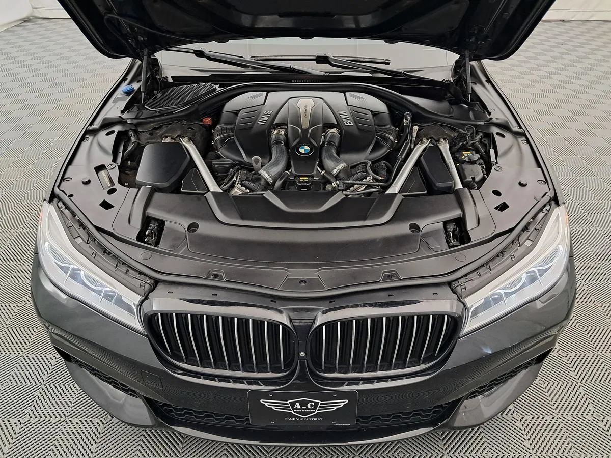 Used 2019 BMW 750i xDrive w/ Executive Package AWD/4WD image 39
