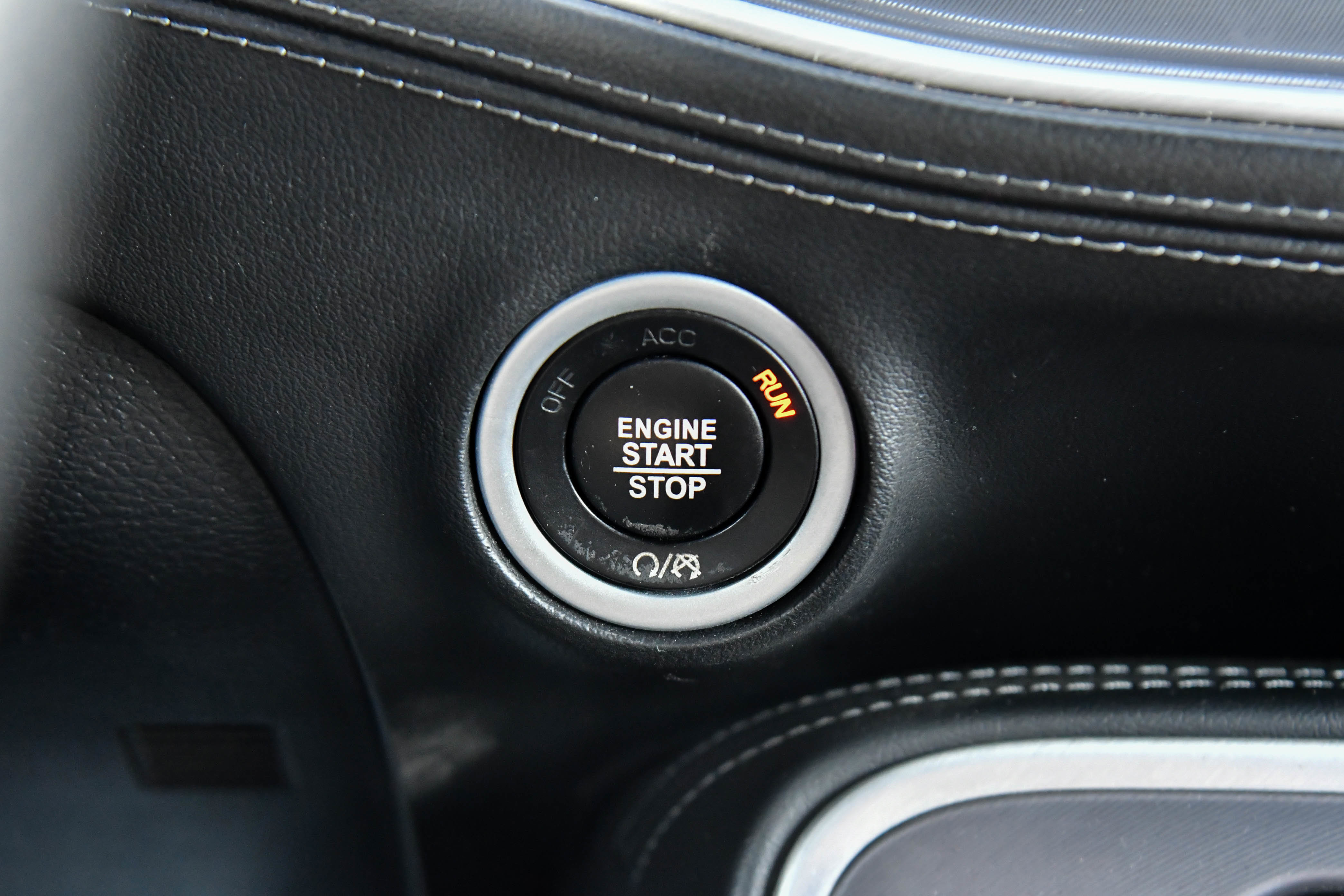 Used 2022 Dodge Challenger R/T w/ Plus Package RWD image 28