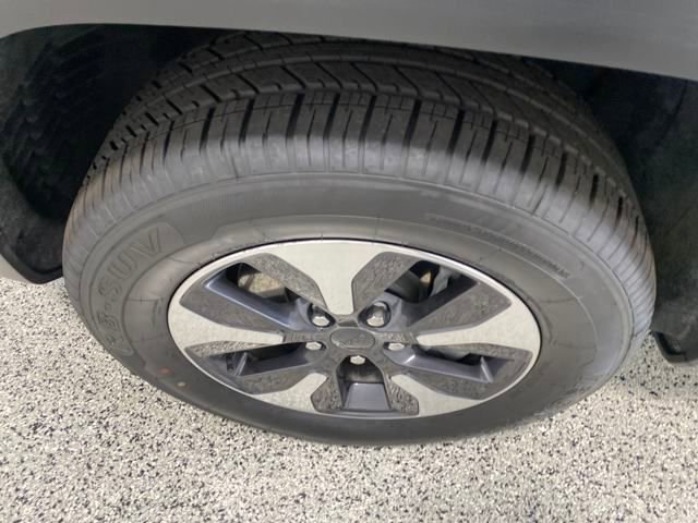 Used 2024 Jeep Grand Cherokee Limited 4xe image 22