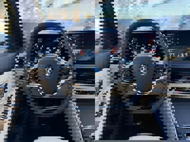 Certified 2025 BMW 330i Sedan w/ Premium Package image 22