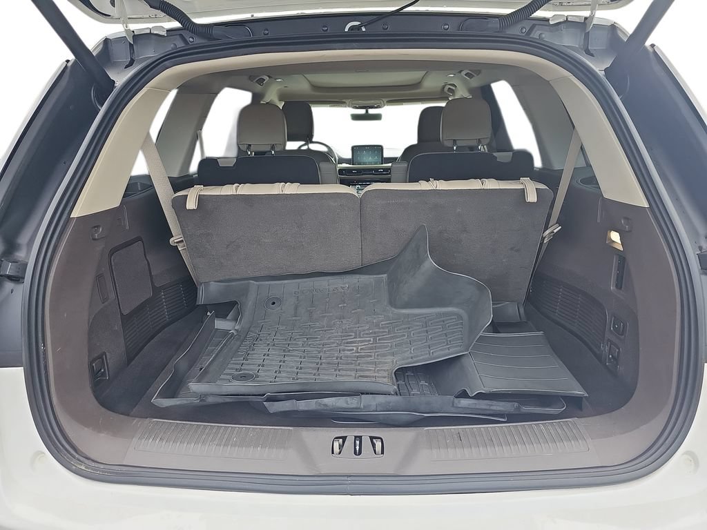Used 2022 Lincoln Aviator Reserve w/ Equipment Group 201A RWD image 30