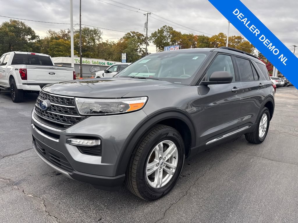 Used 2023 Ford Explorer XLT w/ Equipment Group 202A image 2