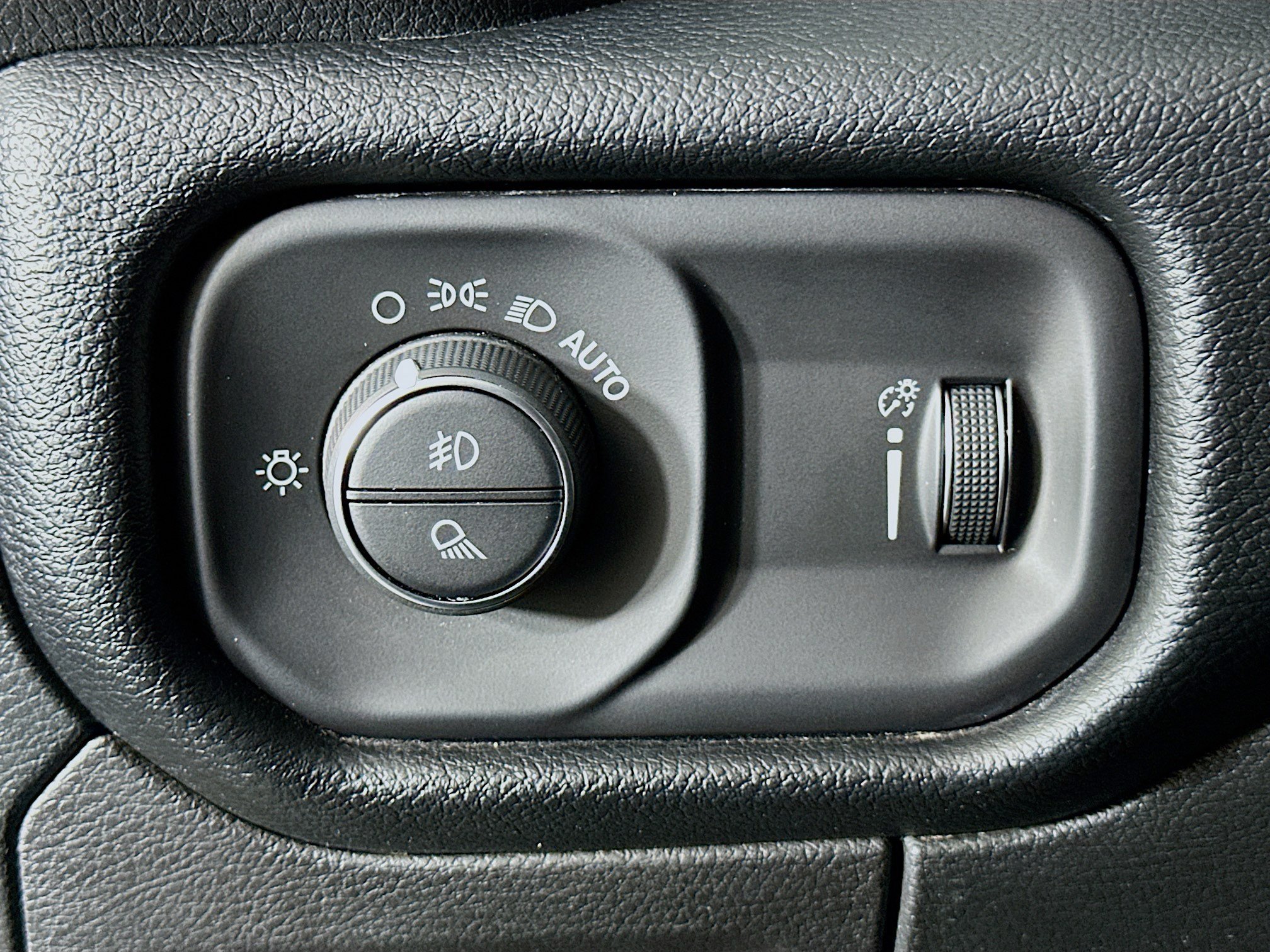 Used 2022 RAM 1500 Big Horn AWD/4WD image 16