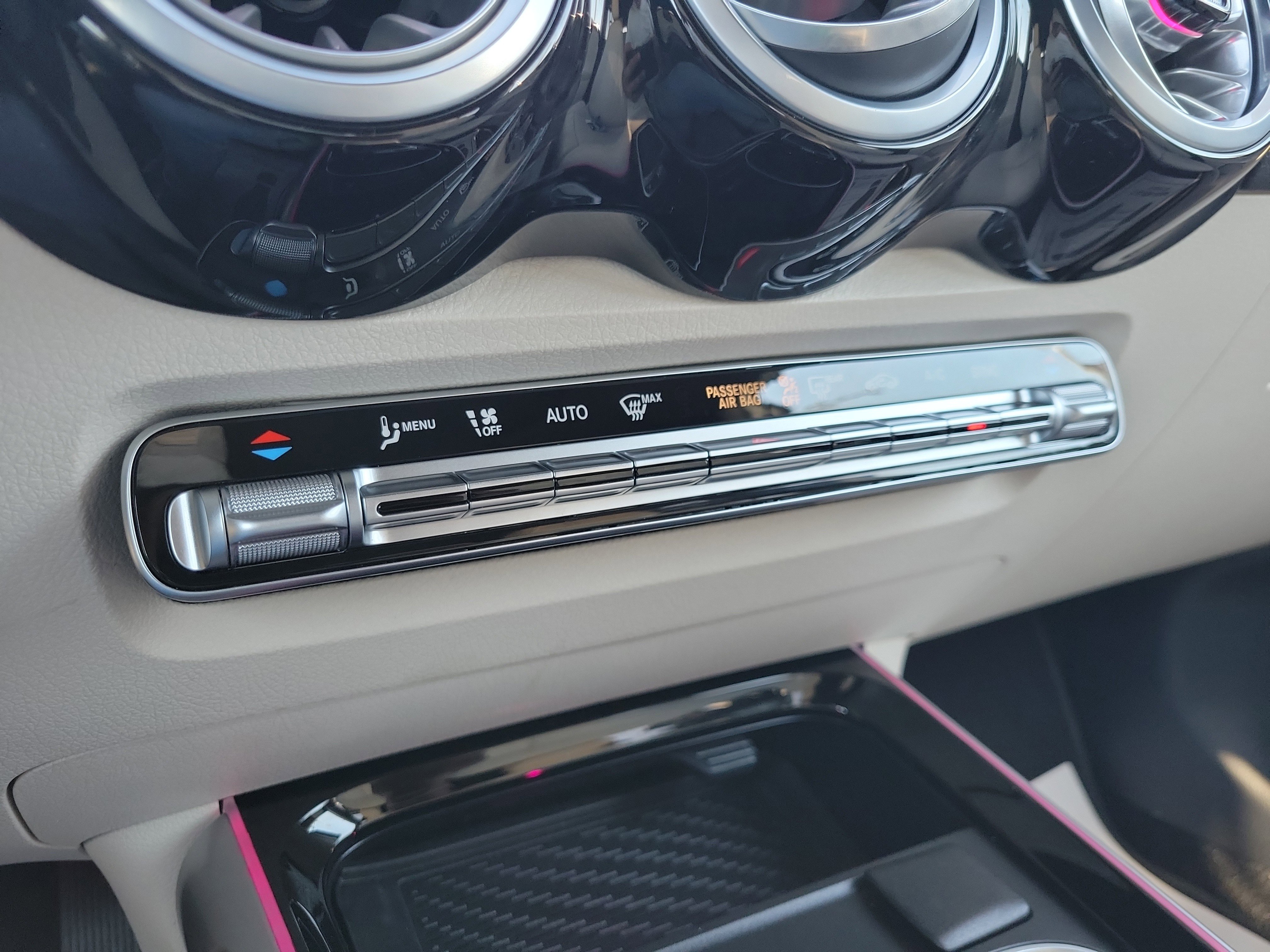 Used 2025 Mercedes-Benz GLB 250 image 26