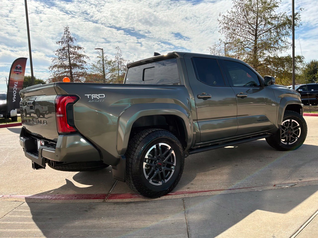 Used 2026 Toyota Tacoma TRD Sport w/ TRD Sport Upgrade Package AWD/4WD image 6