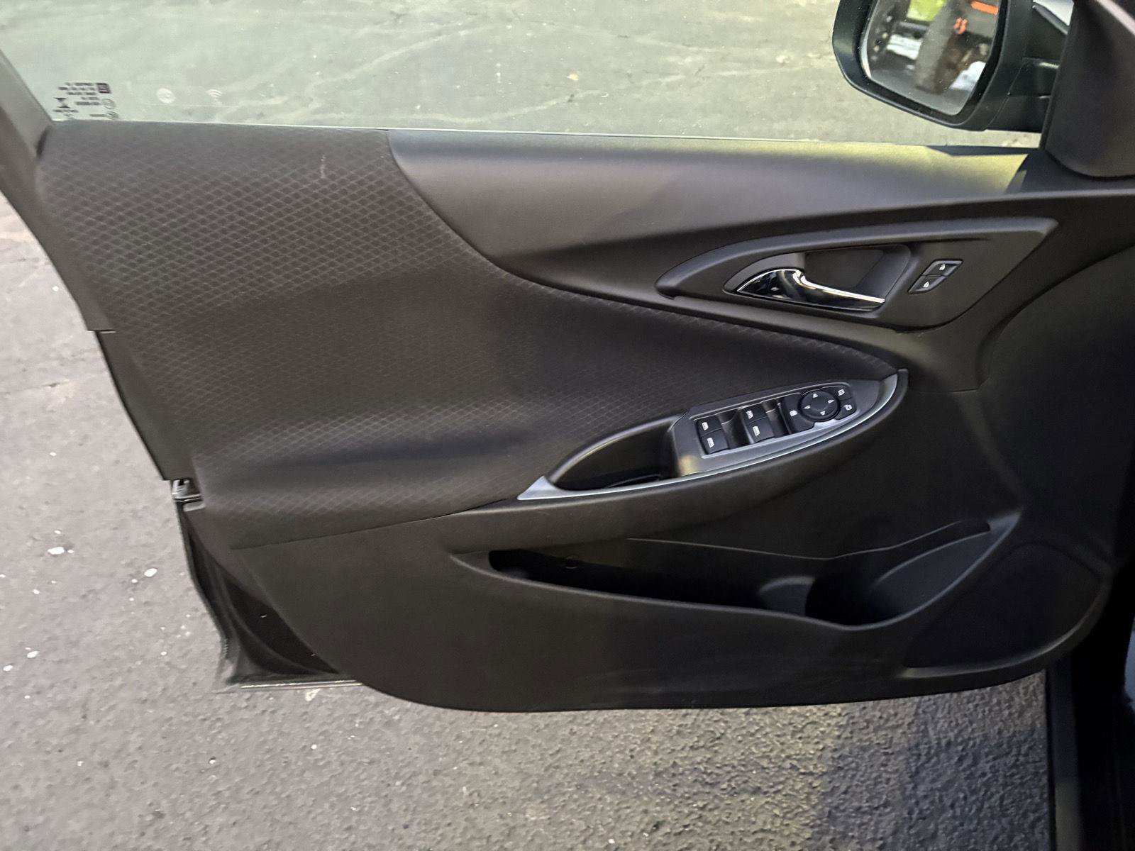 Used 2024 Chevrolet Malibu LT image 6