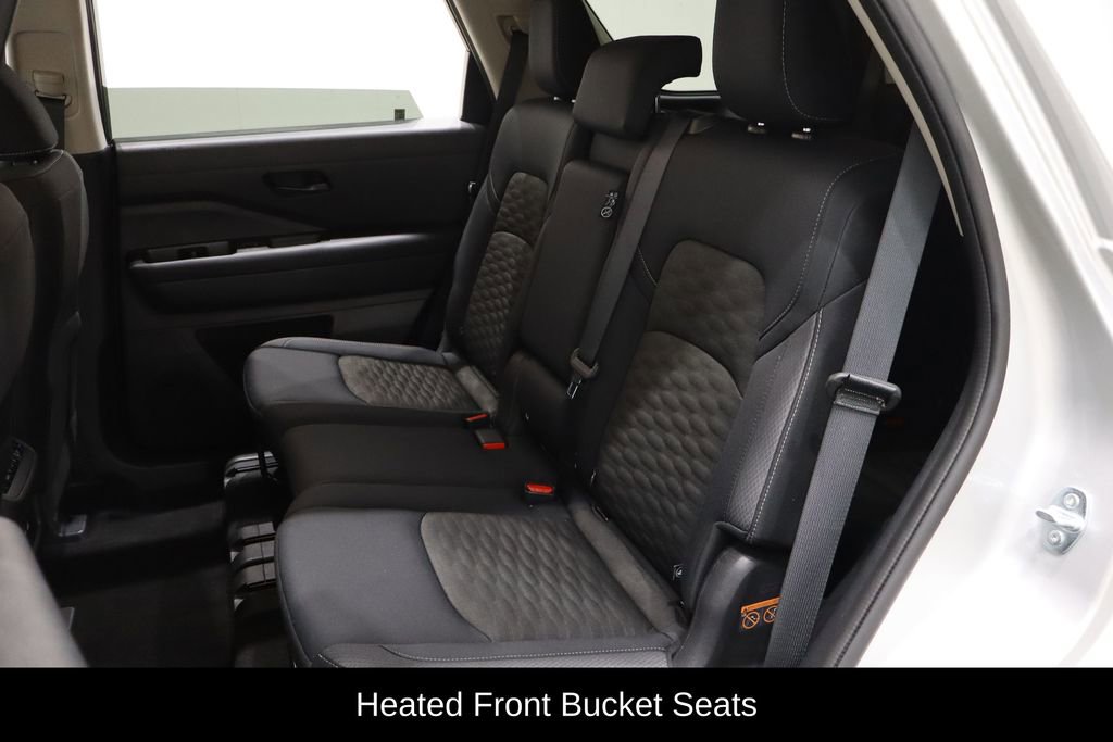 Used 2024 Nissan Pathfinder SV image 11