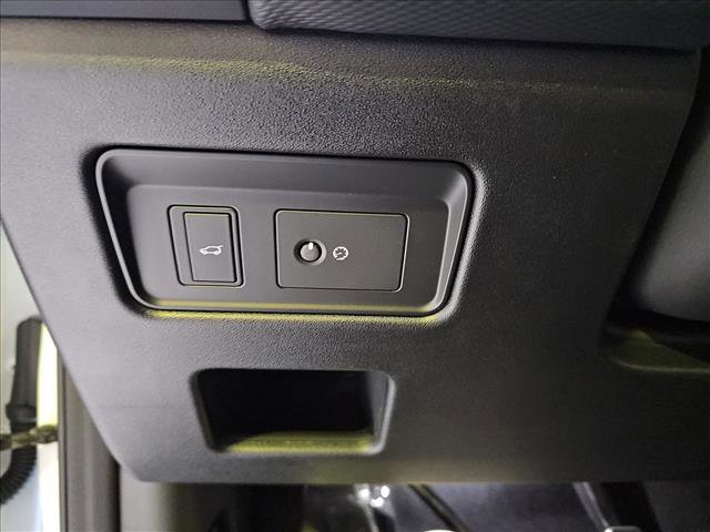 New 2025 Land Rover Discovery Dynamic SE image 24