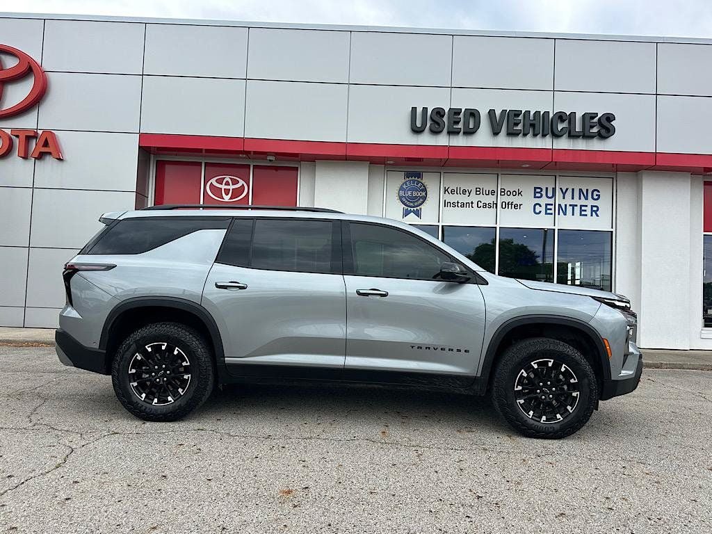 Used 2024 Chevrolet Traverse Z71 w/ Enhanced Driving Package AWD/4WD image 7