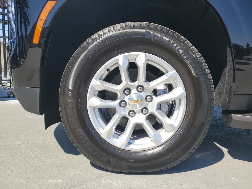 New 2026 Chevrolet Suburban LS image 6