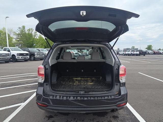 Used 2017 Subaru Forester 2.5i Premium w/ All-Weather Package AWD/4WD image 10
