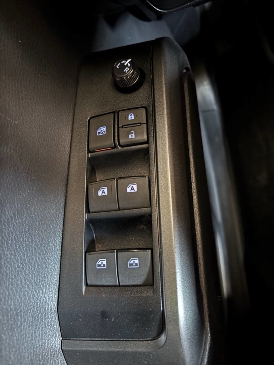 Used 2023 Toyota Tacoma TRD Off-Road image 18