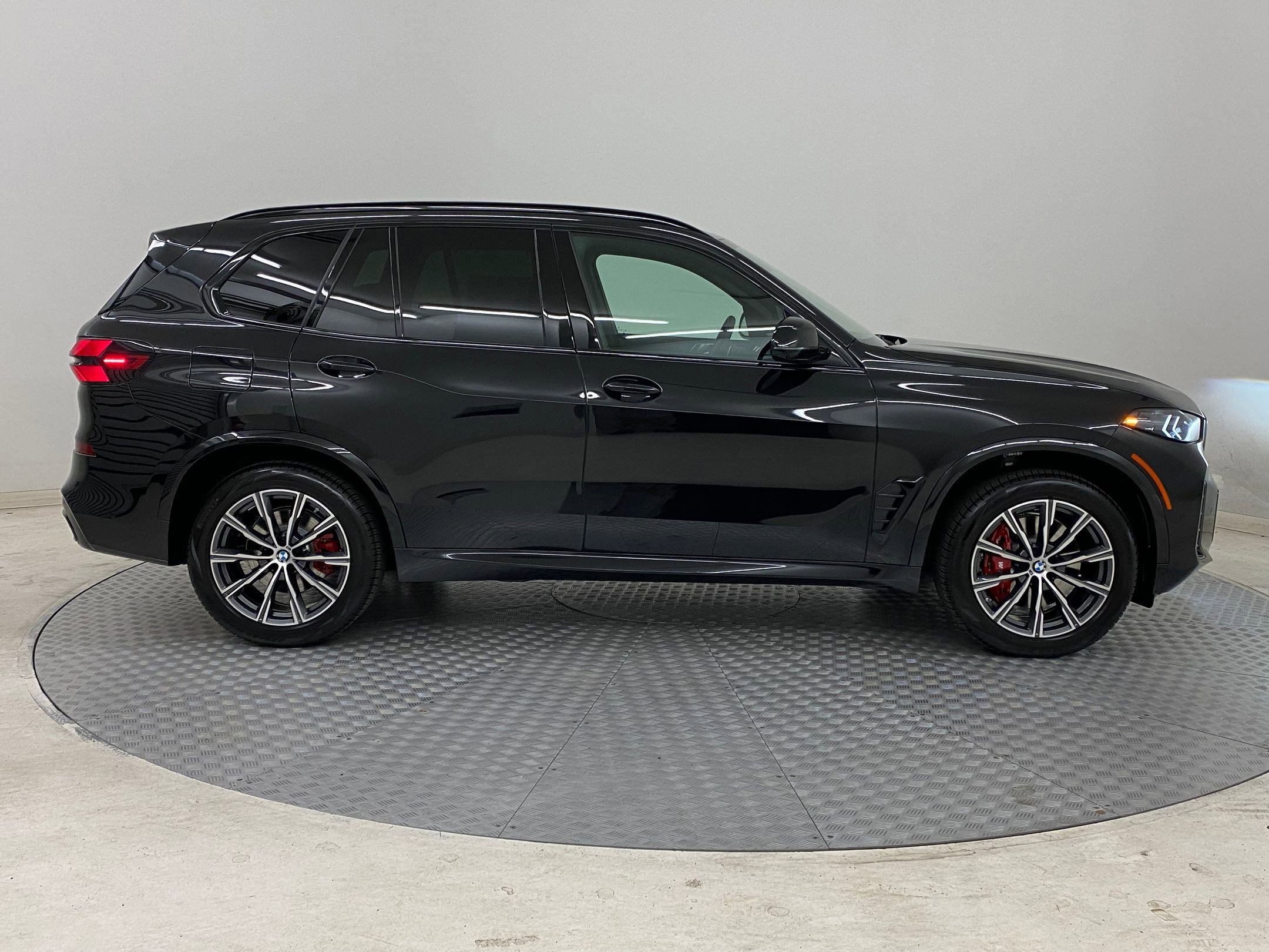 Used 2026 BMW X5 xDrive40i w/ Executive Package image 7