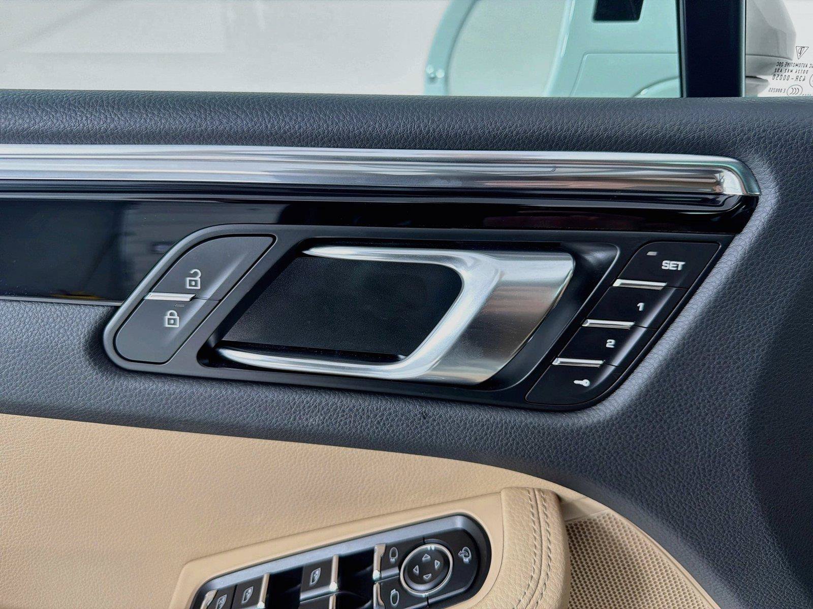 Certified 2026 Porsche Macan Turbo AWD/4WD image 8