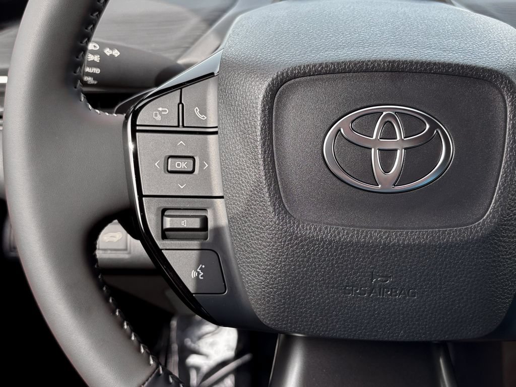 Used 2026 Toyota C-HR AWD/4WD image 28