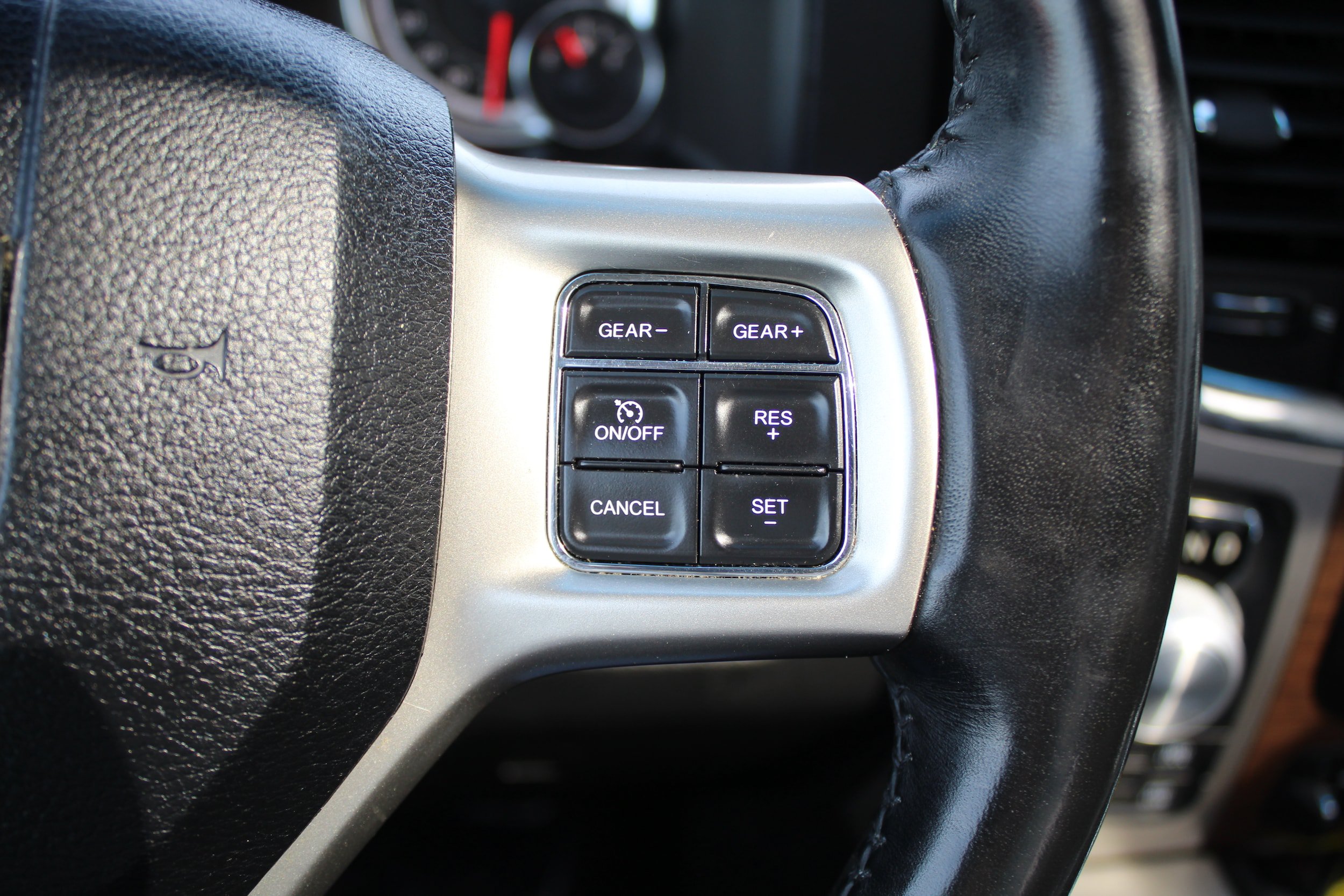 Used 2017 RAM 1500 Laramie w/ Convenience Group AWD/4WD image 27