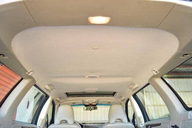 Used 2005 Volvo XC70 AWD/4WD image 38