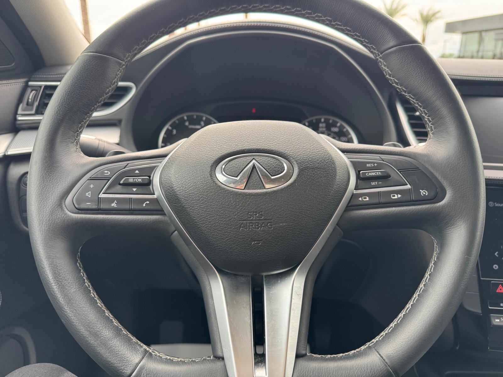 Used 2019 INFINITI QX50 Luxe w/ Protection Package FWD image 9