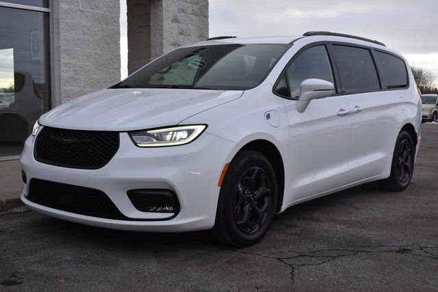 Used 2021 Chrysler Pacifica Limited w/ S Appearance Package image 12