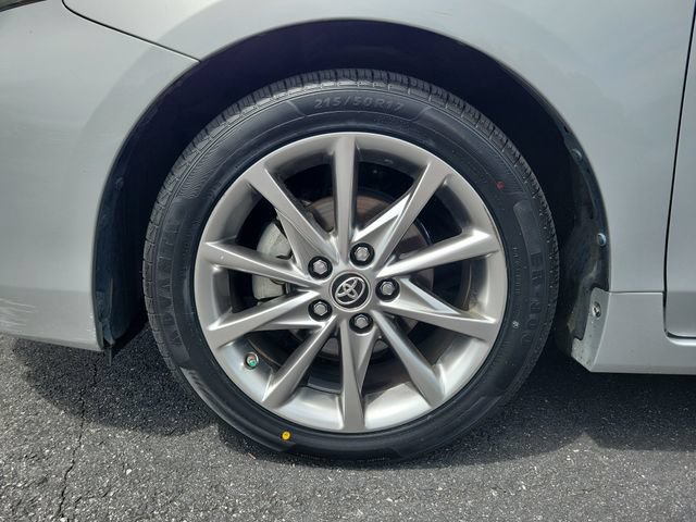 Used 2017 Toyota Prius V Five w/ Advanced Technology Package FWD image 7