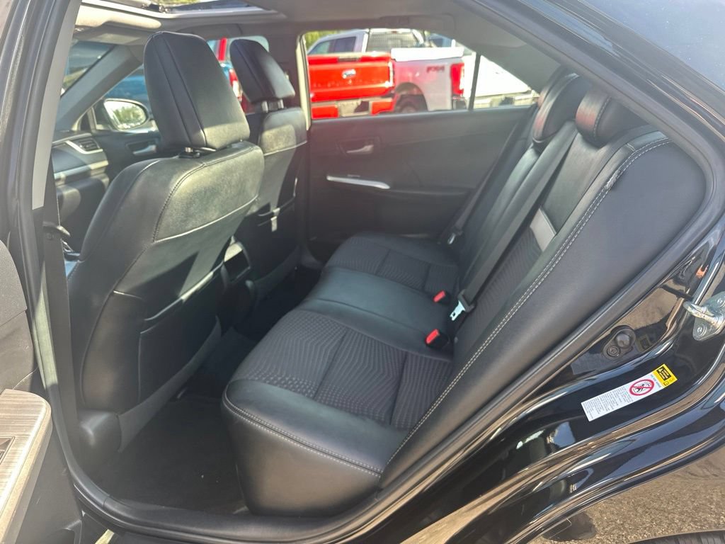 Used 2014 Toyota Camry SE w/ Moonroof Package FWD image 31