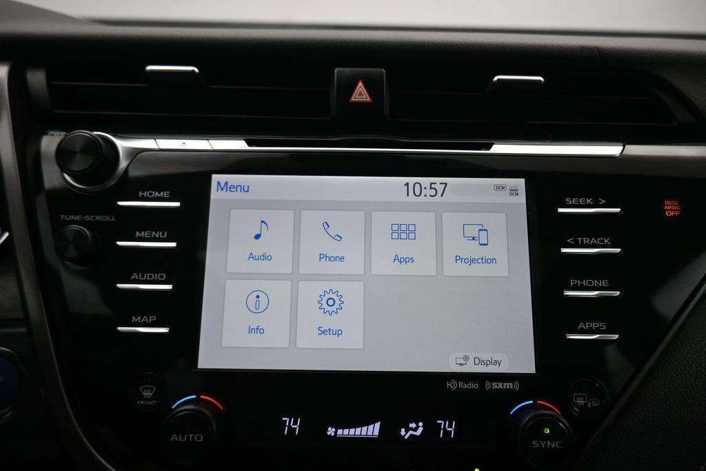 Used 2020 Toyota Camry SE w/ Sunroof Package FWD image 17