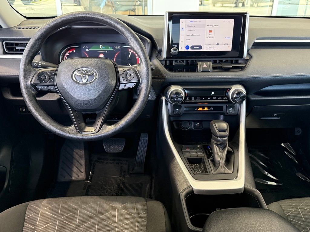 Certified 2025 Toyota RAV4 XLE FWD image 33
