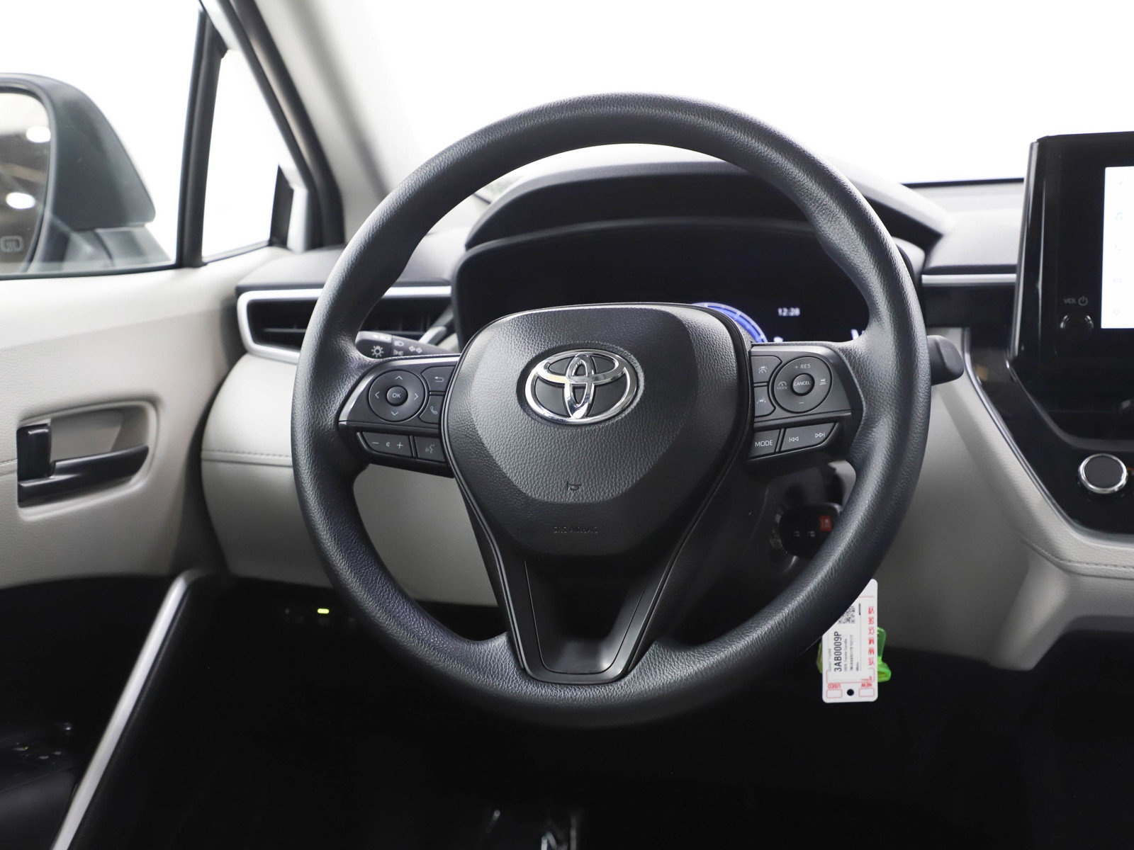 Used 2026 Toyota Corolla Cross L image 14