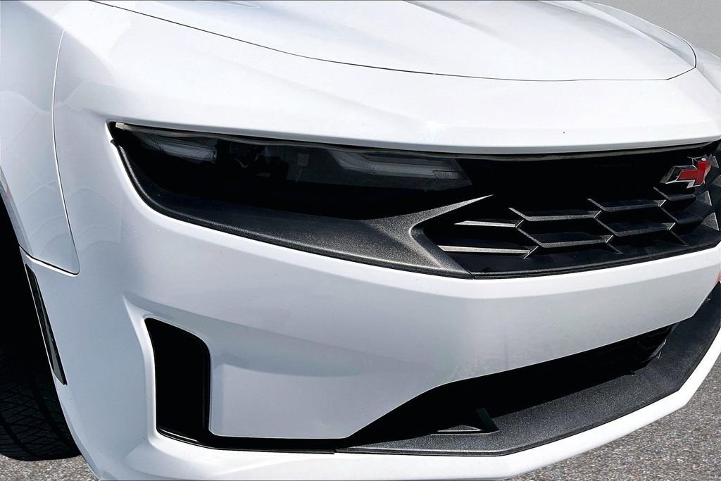 Used 2019 Chevrolet Camaro LT RWD image 31