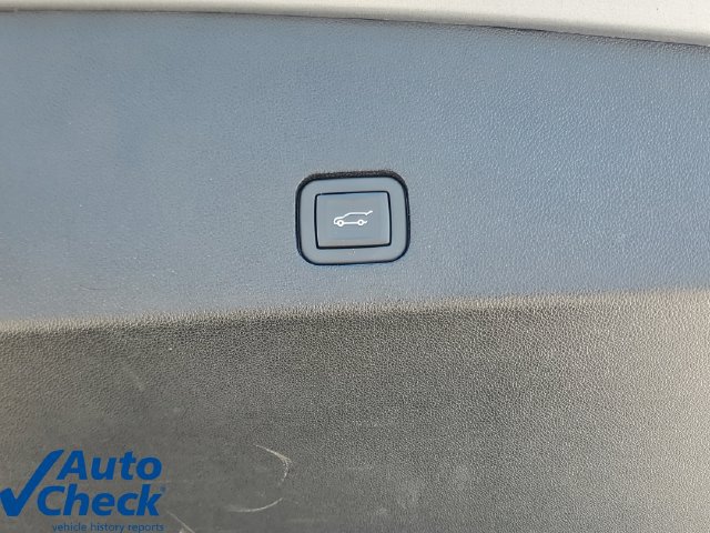 Used 2024 Cadillac XT6 Luxury FWD image 11