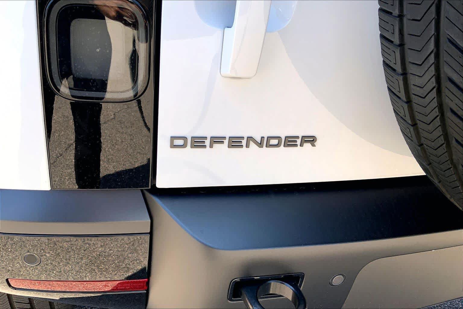 New 2026 Land Rover Defender 110 X-Dynamic SE AWD/4WD image 6
