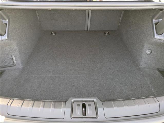 Used 2023 Porsche Taycan image 6