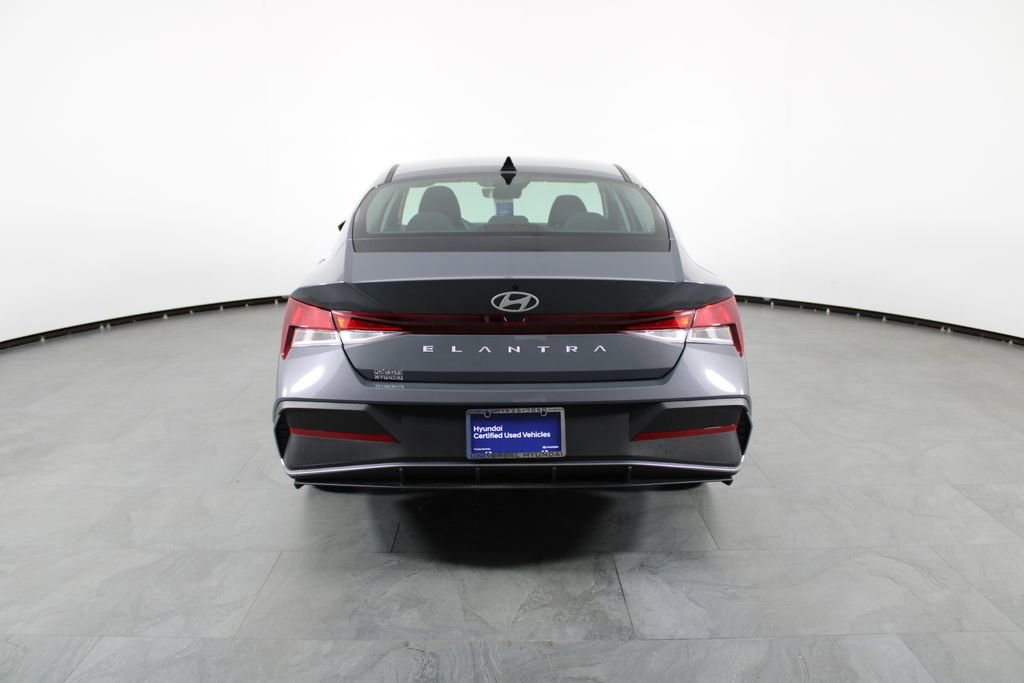 Certified 2026 Hyundai Elantra SE FWD image 11