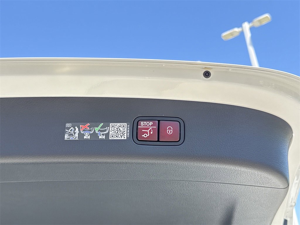 New 2025 Mercedes-Benz GLC 350e 4MATIC image 16