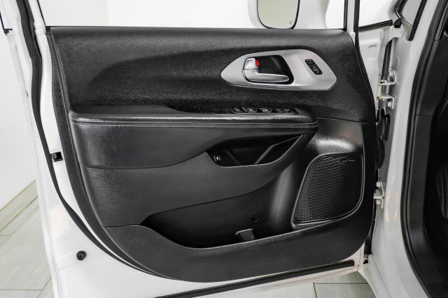 Used 2019 Chrysler Pacifica Limited w/ Advanced Safetytec Group image 41