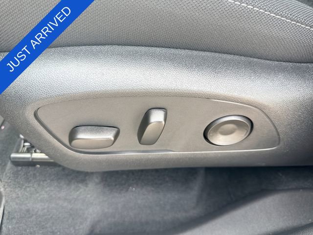 New 2026 Chevrolet Traverse LT w/ Sun and Wheel Package FWD image 12