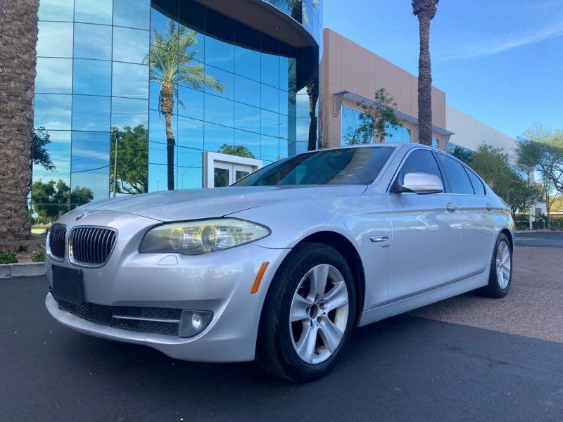 Used 2012 BMW 528i xDrive Sedan image 1
